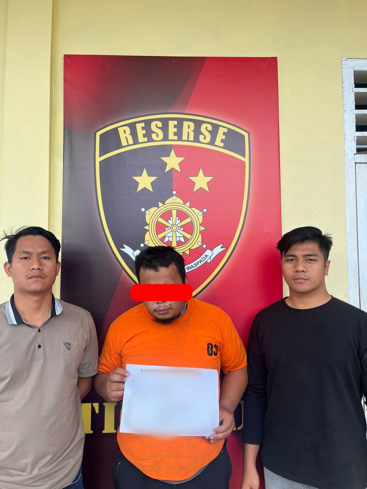 DITANGKAP: Tersangka RK (35) warga Sitinjo, Kecamatan Sitinjo ditangkap Polres Dairi terduga pelaku begal payudara anak dibawah umur, Senin (25/8/2025). (Dok: Istimewa/Sumut Pos)