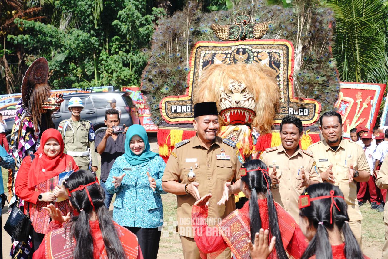 HADIR: Bupati Batubara Baharuddin Siagian hadiri kegiatan Monitoring Desa Pelaksana UP2K PKK Tahun 2025 di Desa Mekar Baru, Kecamatan Datuk Tanah Datar, Selasa (26/8/2025). (Dok: Diskominfo Batubara)