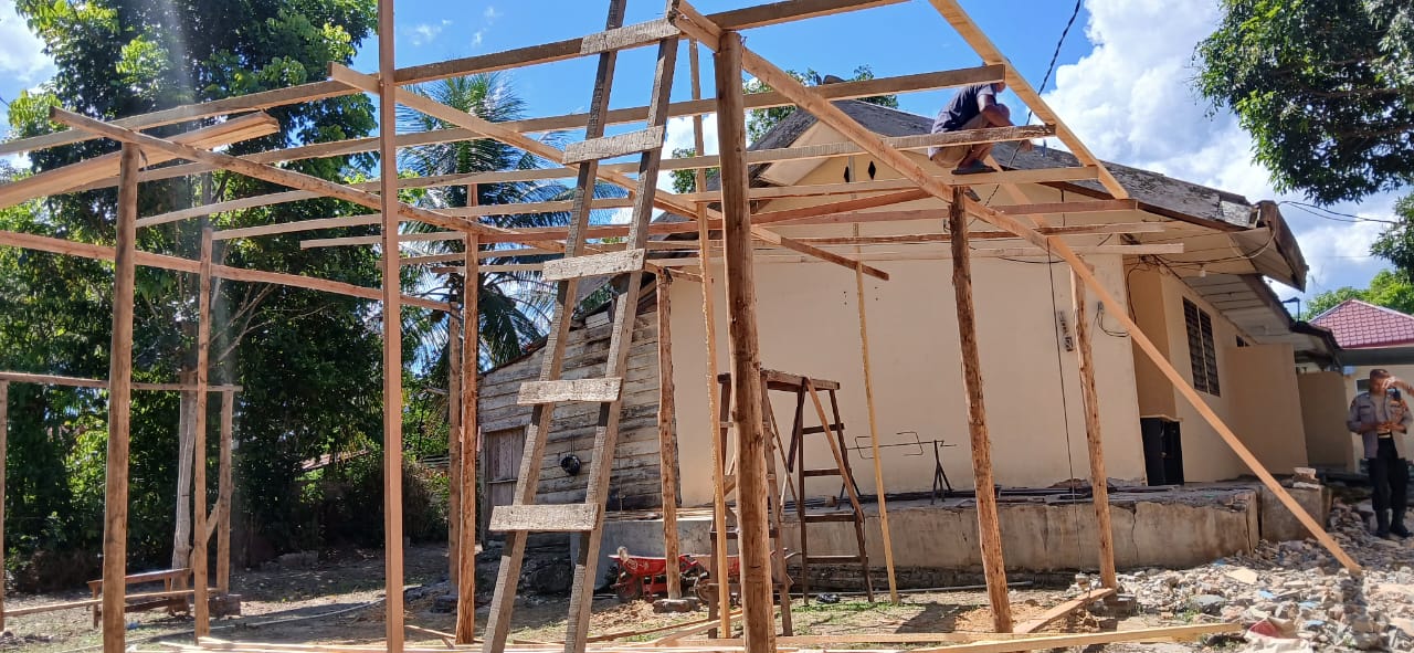 RENOVASI: Polsek Kampung Rakyat di Labusel merenovasi serta membangun aula untuk simpan barang bukti. (Dok: istimewa for Sumut Pos)