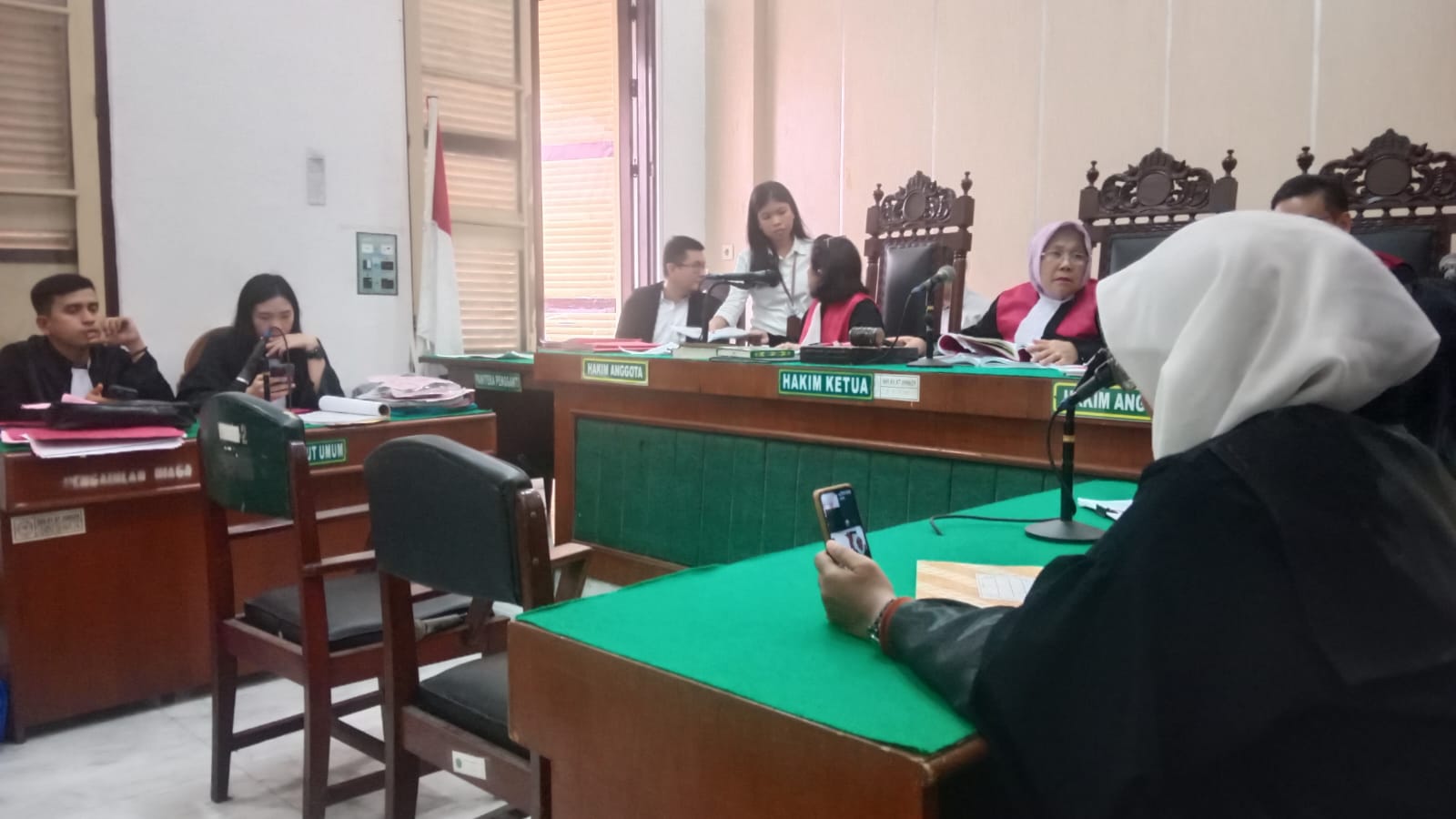 SIDANG: Hakim PN Medan saat menyidangkan Nuraini, terdakwa kasus sabu beberapa waktu lalu. (Dok: istimewa for Sumut Pos)