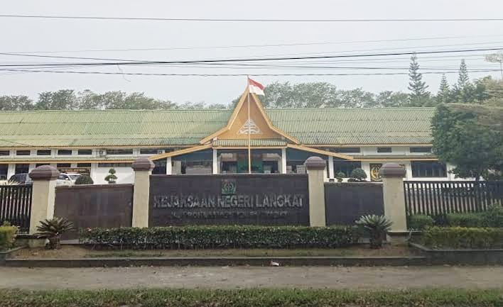 Kantor Kejari Langkat di Stabat. (Dok: Istimewa for Sumut Pos)