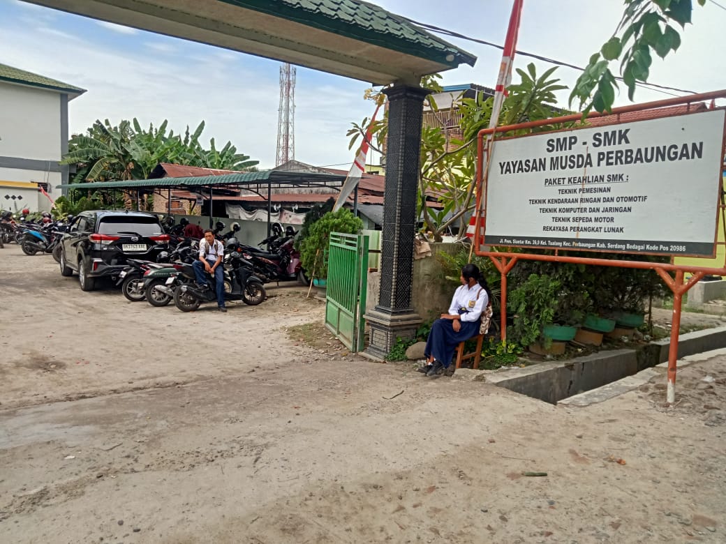 Gedung sekolah SMP dan  SMK Swasta Musda Perbaungan. (foto&nbsp;:&nbsp;Fadli).
