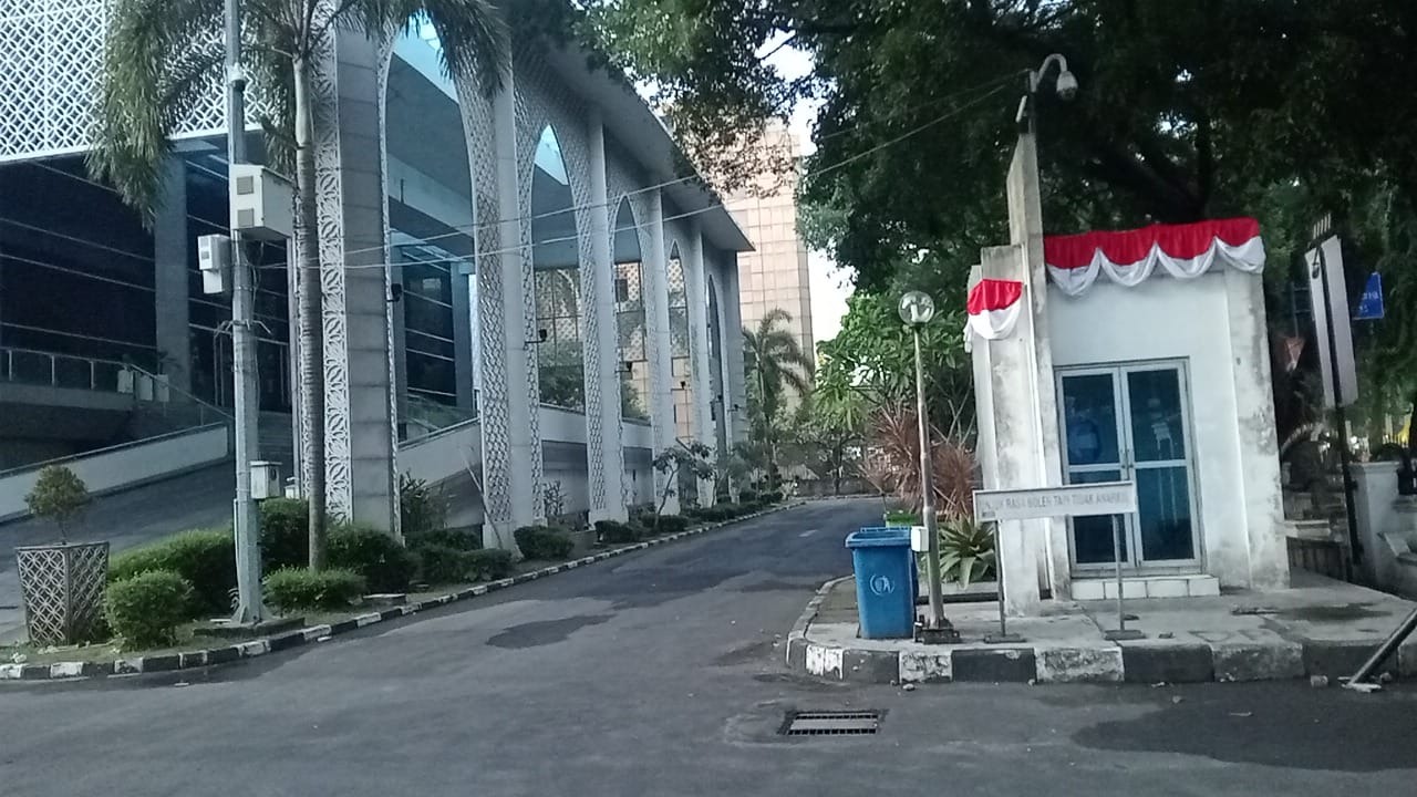 Suasana Gedung DPRD Sumut, Minggu (31/8/2025) pagi. (MARKUS PASARIBU/SUMUT POS)