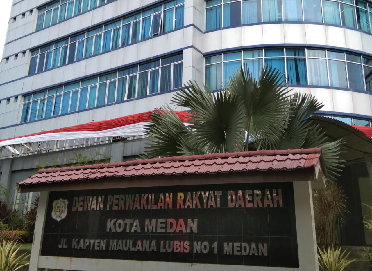 Gedung DPRD Kota Medan, Jalan Kapten Maulana Lubis No.1, Kota Medan. Foto (Markus Pasaribu/Sumut Pos)