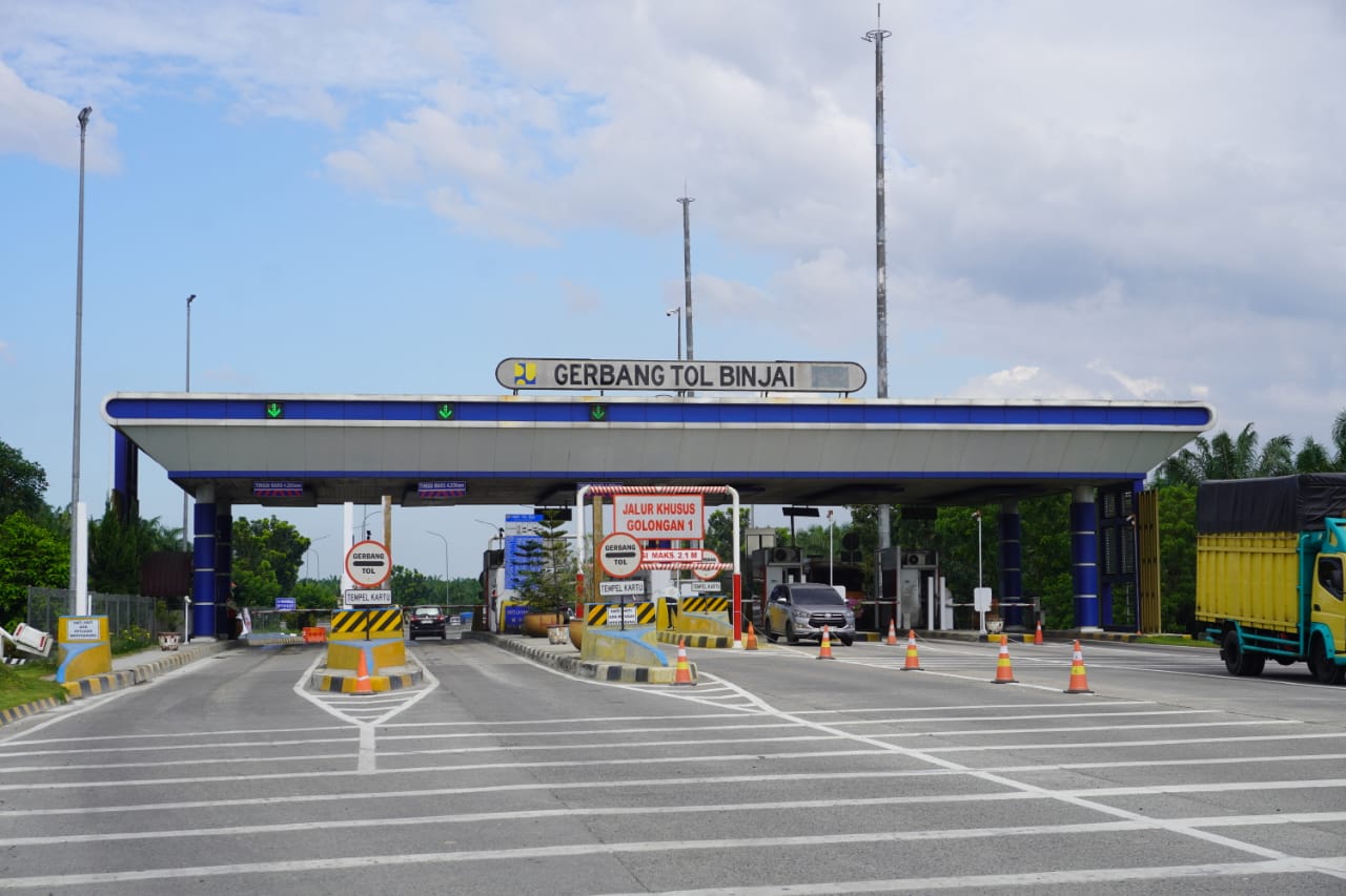 Gerbang Tol Binjai.