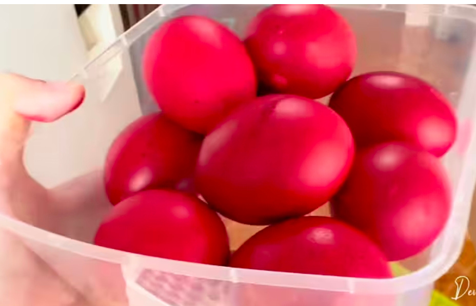 Telur merah (youtube Devina Yeo)