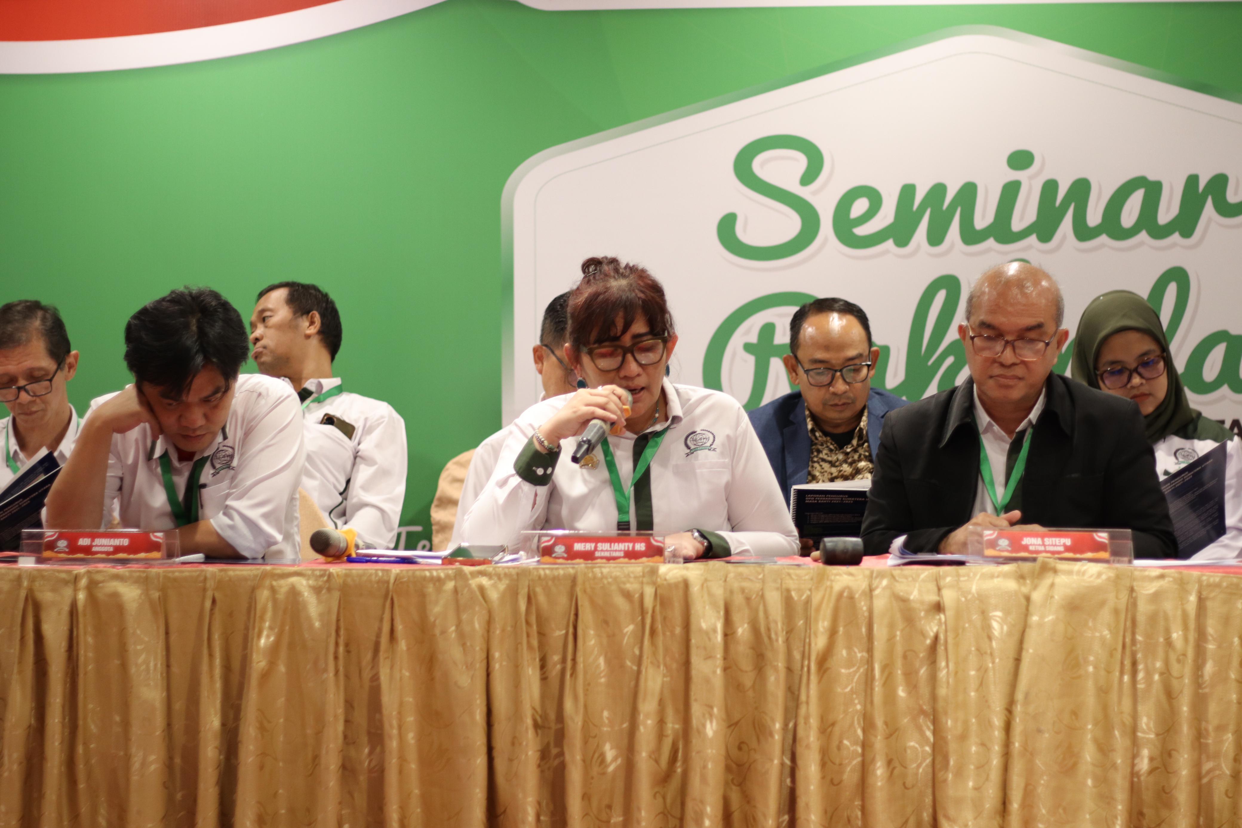 SEMINAR: DPD Perhimpunan Bank Perekonomian Rakyat Indonesia (Perbarindo) Sumatera Utara (Sumut) sukses melaksanakan Rapat Kerja Daerah (Rakerda) ke-2 yang dirangkai dengan seminar. (ISTIMEWA/SUMUT POS