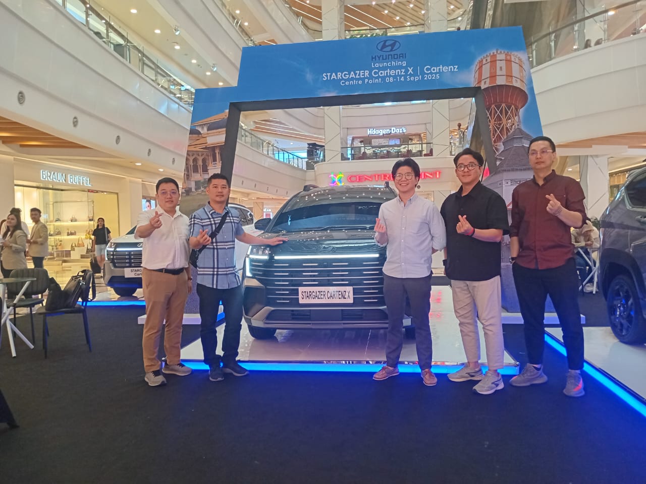 PT Hyundai Motors Indonesia (HMID) hari ini resmi meluncurkan STARGAZER Cartenz dan STARGAZER Cartenz X di Center Point, Medan. (ZULAIKA/SUMUTPOS)