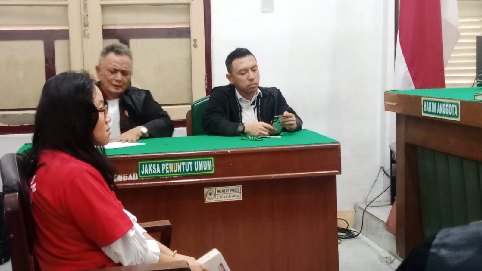 Githa Rubyanah terdakwa kasus TPPO, menjalani sidang tuntutan di PN Medan, Senin (8/9). (AGUSMAN/SUMUT POS)