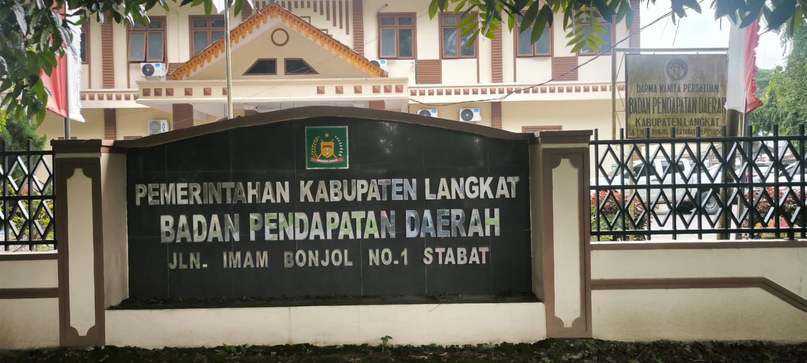 Kantor Bapenda Langkat di Stabat. Teddy Akbari/Sumut Pos