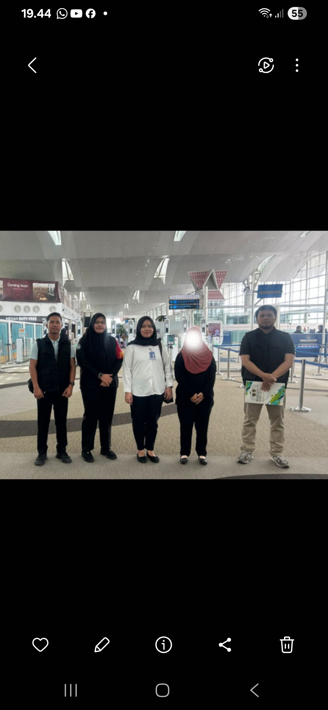 DEPORTASI: QA, warga negara Malaysia dideportasi karena overstay selama 25 hari di Medan. (Dok: Imigrasi Medan)