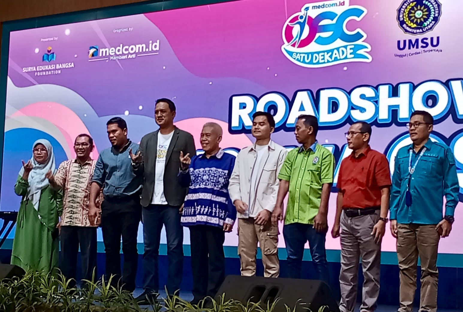 UMSU: Prof Dr Muhammad Arifin MHum (tengah) menghadiri Roadshow Beasiswa OSC 2025 di Auditorium UMSU, Rabu (9/9). (DEDDI MULIA PURBA/SUMUT POS)