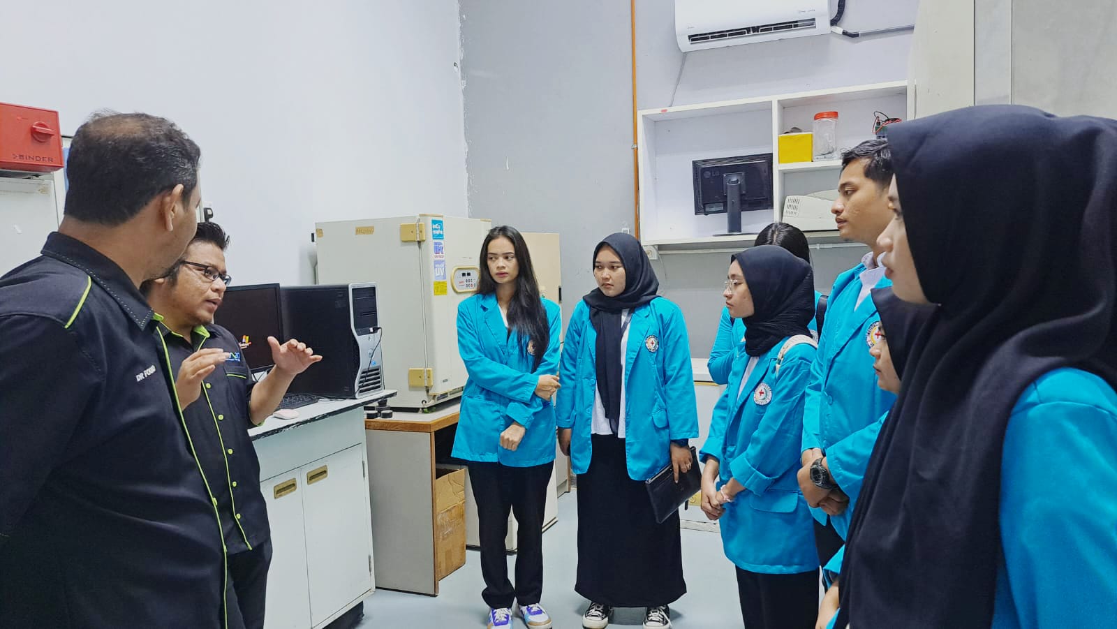 MALAYSIA: Kunjungan mahasiswa Institut Kesehatan Helvetia ke industri farmasi di Malaysia. (ISTIMEWA/SUMUT POS)