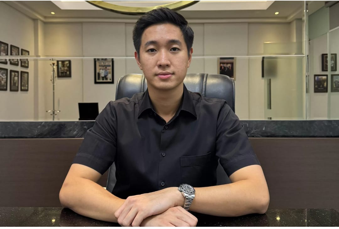 Kuasa hukum PT Jawa Pos, Daniel Julian Tangkau, menegaskan bahwa status tersangka Nany Widjaja dalam kasus dugaan penggelapan uang perusahaan senilai Rp 89 miliar masih tetap berlaku.(dok/Jawa Pos)