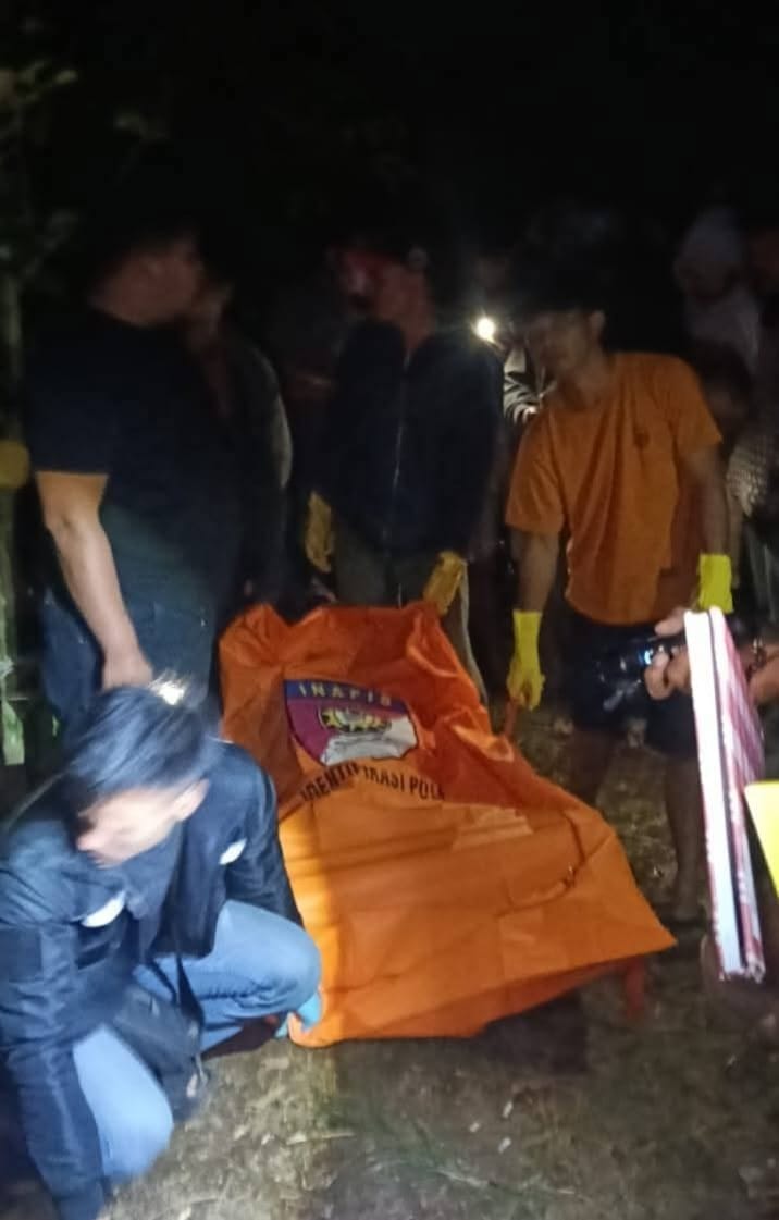 Jasad korban saat ditemukan dan dievakuasi ke RSU Kabanjahe. (ISTIMEWA/SUMUT POS)