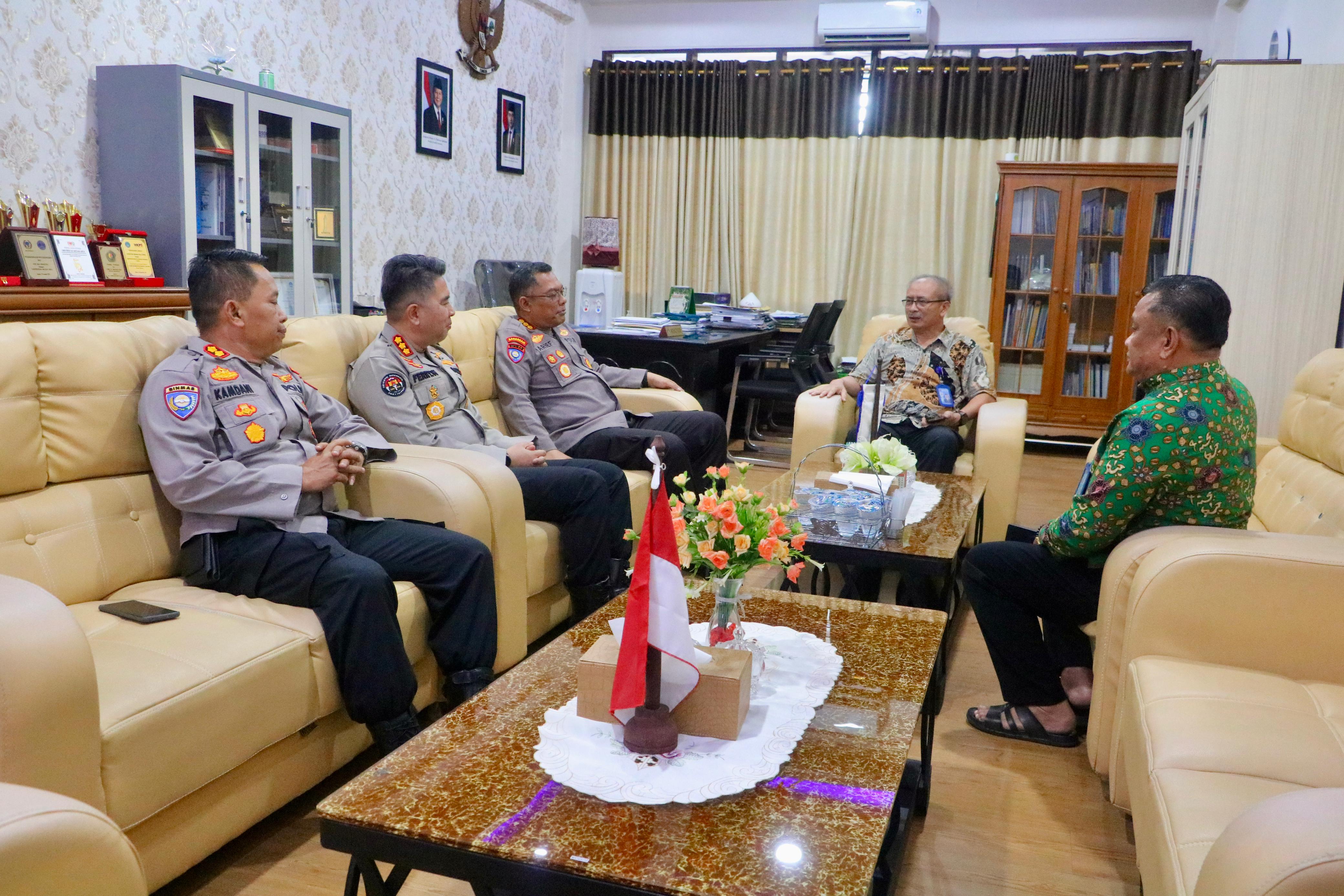 Polda Sumut saat silaturahmi ke salah satu kampus di Medan. (Sumut Pos/Dokumen Pribadi)