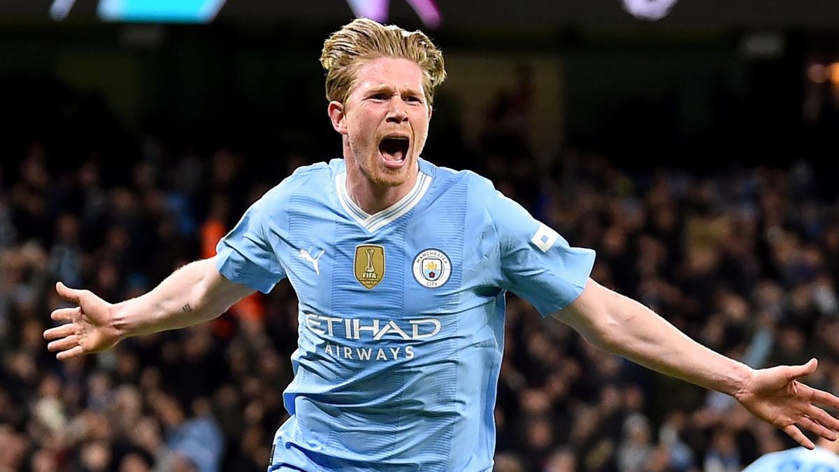 De Bruyne memiliki pengalaman satu dekade membela Manchester City sebelum bergabung dengan SSC Napoli pada musim ini. (fichajes.com)