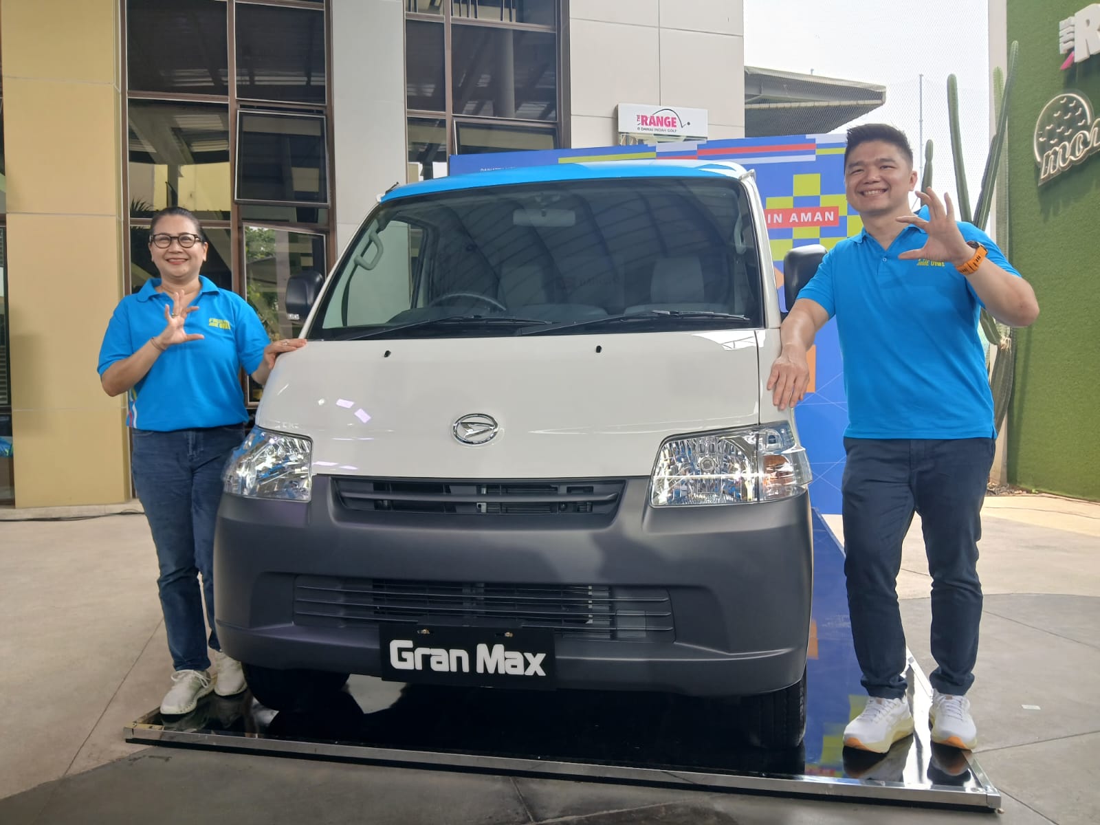 LUNCURKAN: T Astra Daihatsu Motor (ADM) meluncurkan Gran Max Blind Van 1.5 A/T (Automatic Transmission). (ISTIMEWA/SUMUT POS)