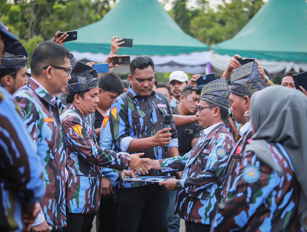 Ketua DPD Ikatan Pemuda Karya SUmut,    Bastian Panggabean SE  melantik Ketua DPD IPK Batubara, Jhonatal  Pangaribuan SE, dan  kepengurusan DPD IPK Batubara 2025-2030.