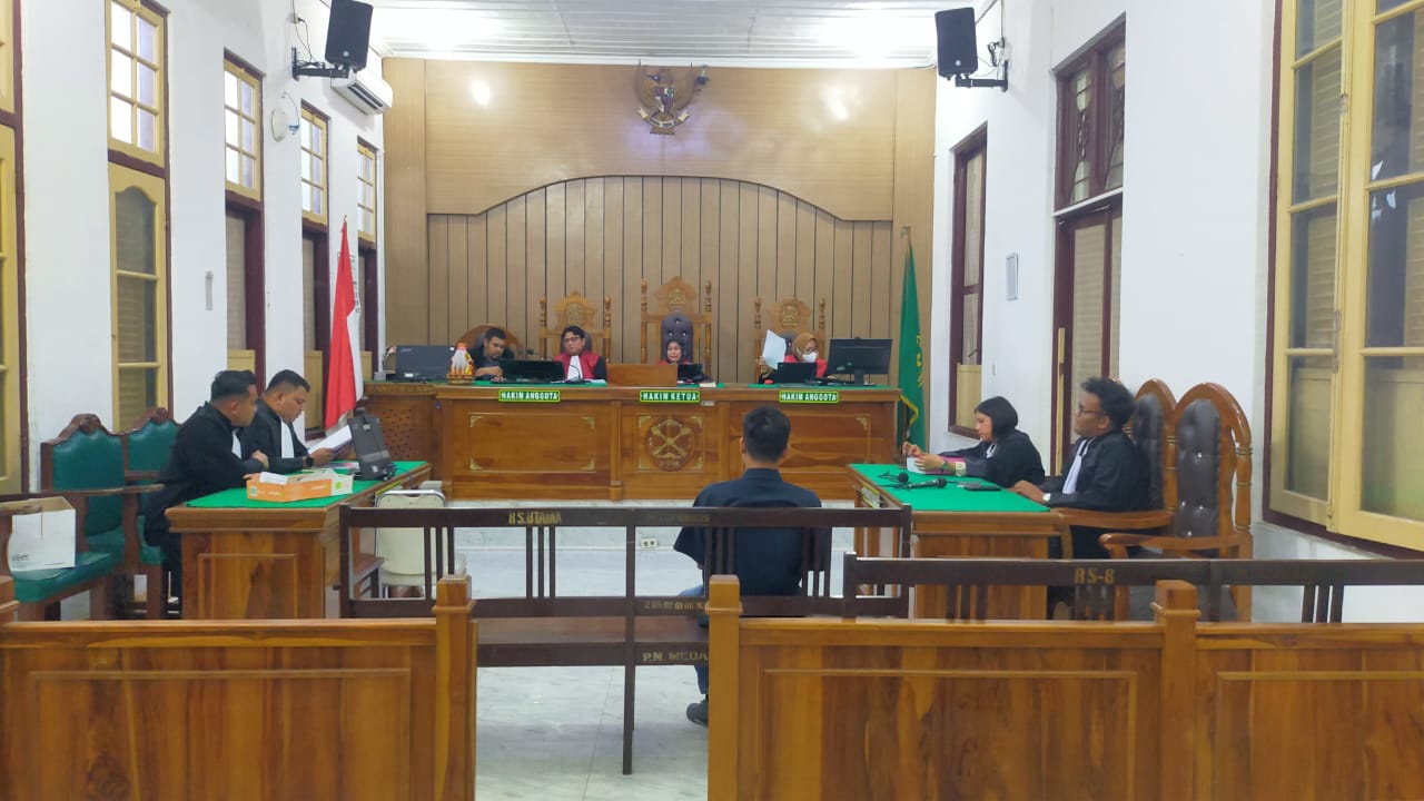 SIDANG TUNTUTAN: Jaksa Penuntut Umum (JPU), tuntut mantan Kades Sitinjo 2, Ronni Bako 5 tahun 3 bulan penjara atas perkara penggunaan Dana Desa tahun anggaran 2023. (Istimewa/ Sumut Pos).
