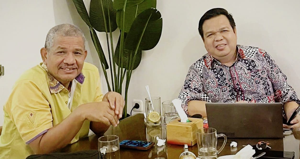KOMPAK: Dr Sutarto MSi (kiri) bersama Dr Agus Marwan SIP MSi. (ISTIMEWA/SUMUT POS)