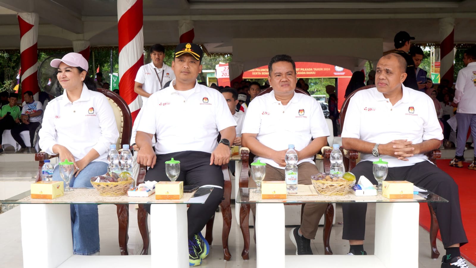 Dian Taufik Ramadhan (dua dari kanan) duduk sejajar dengan Faisal Hasrimy selaku mantan Pj Bupati Langkat (kanan) di Stabat. (Diskominfo Langkat/Sumut Pos)