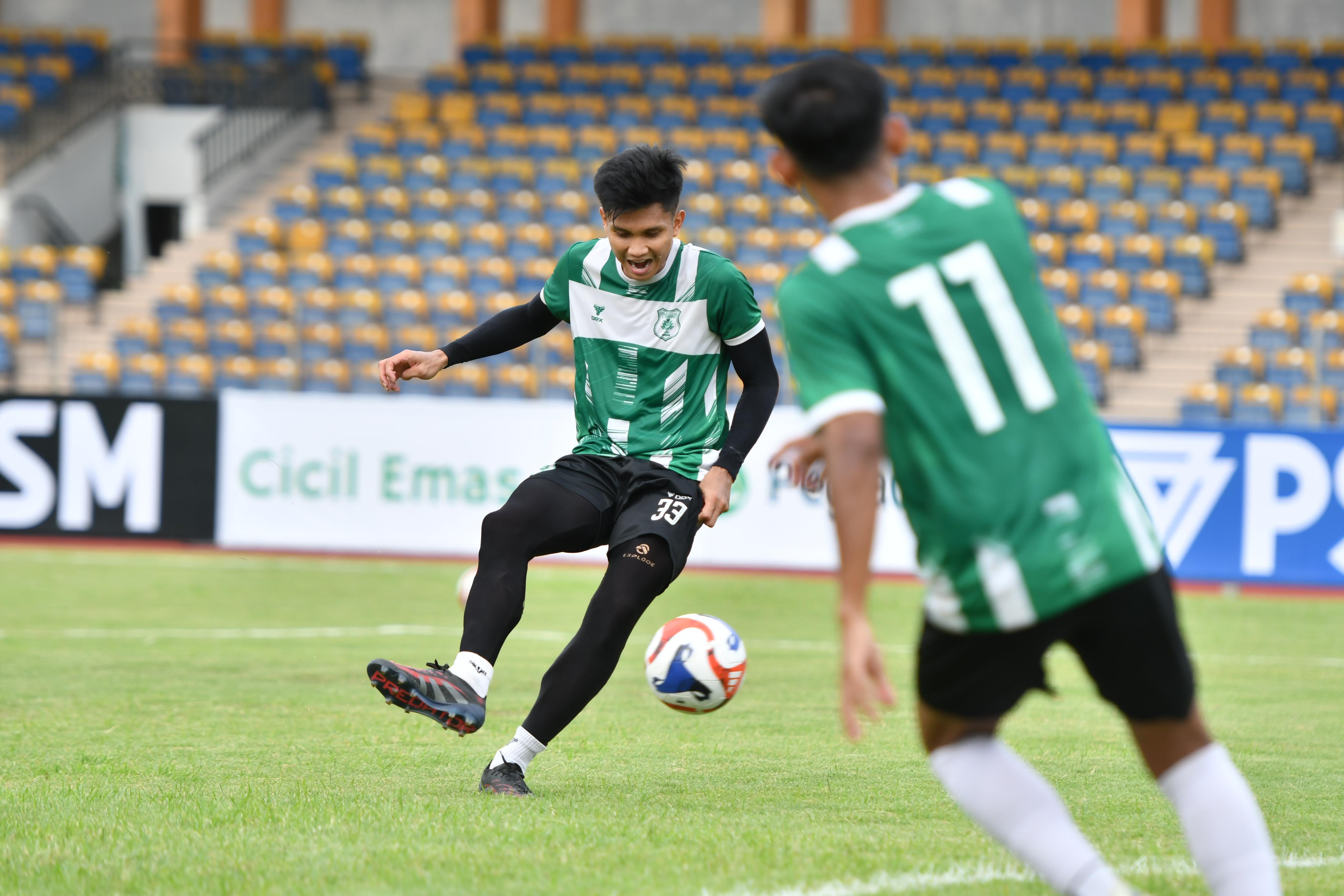 Para pemain PSMS melakoni latihan jelang menghadapi Sumsel United di Stadion Utama Sumatera Utara, Minggu  (28/9/2025). (Dok PSMS)