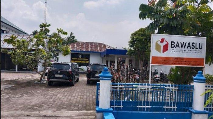 Kantor Bawaslu Deliserdang. (BATARA/SUMUT POS)
