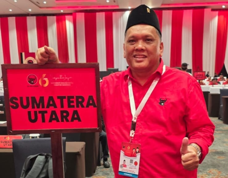 Ketua DPC PDIP Dairi, Resoalon Lumbangaol. (RUDY SITANGGANG/SUMUT POS)