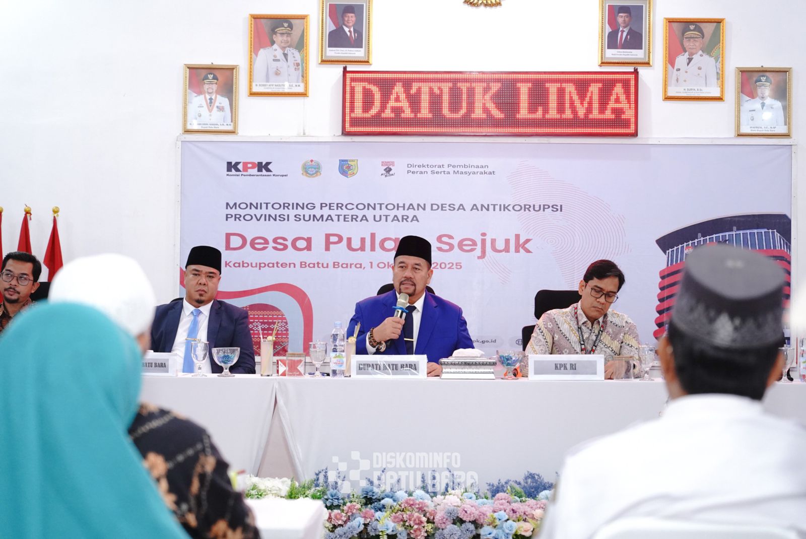 Bupati Batubara  H. Baharuddin Siagian, SH dan Wabup Syafrizal SE MAP, KPK RI Ariz Arham saat menghadiri Monitoring Percontohan Desa Antikorupsi yang dilaksanakan di Desa Pulau Sejuk.