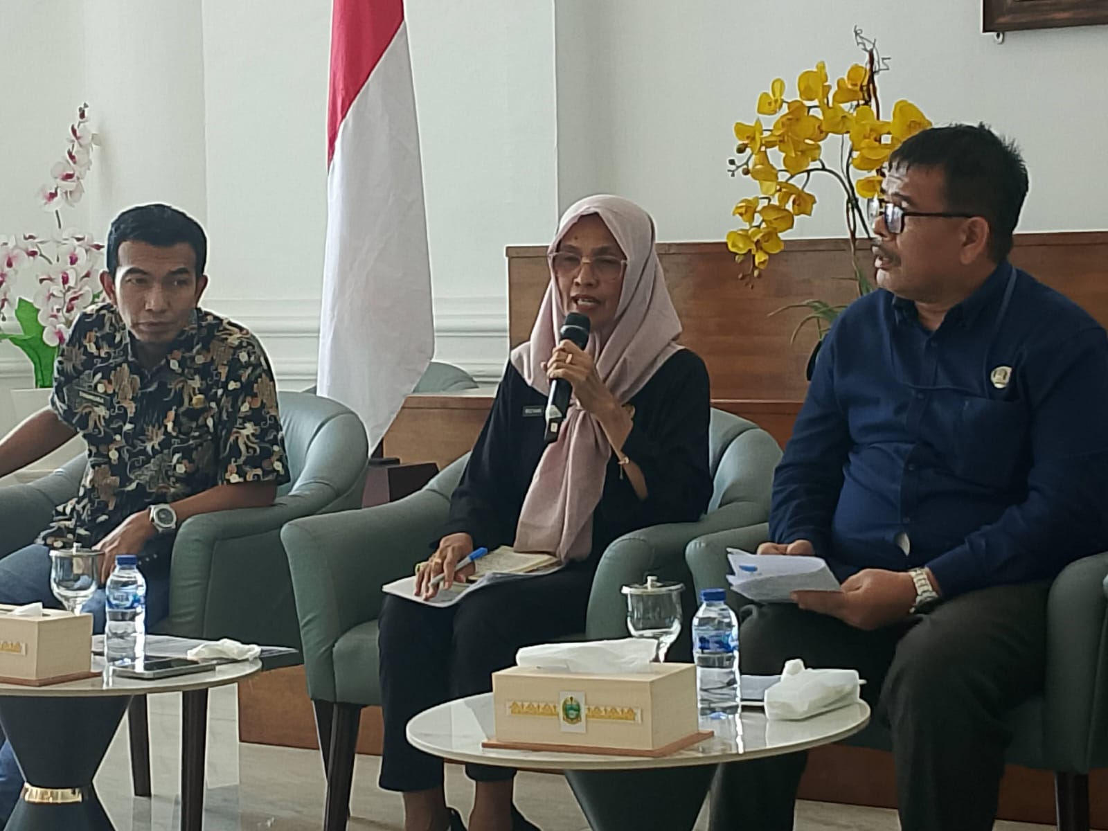 Sekretaris Dinas Perhubungan Sumut, Rochani Litiloly memberikan keterangan. (IKHSAN/SUMUT POS)