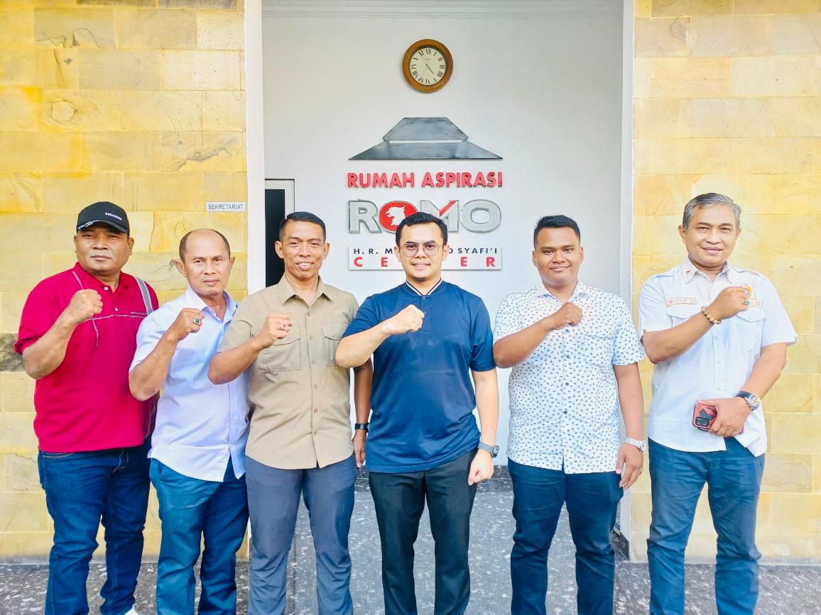 Ketua Dewan Penasihat PMP, Khalil Prasetyo bersama Pengurus PMP. (ISTIMEWA/SUMUT POS)
