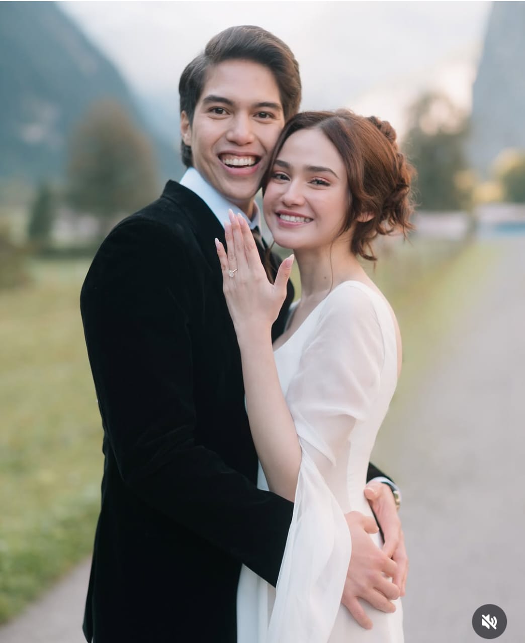 Syifa Hadju dilamar El Rumi  saat liburan di Swiss. (instagram)