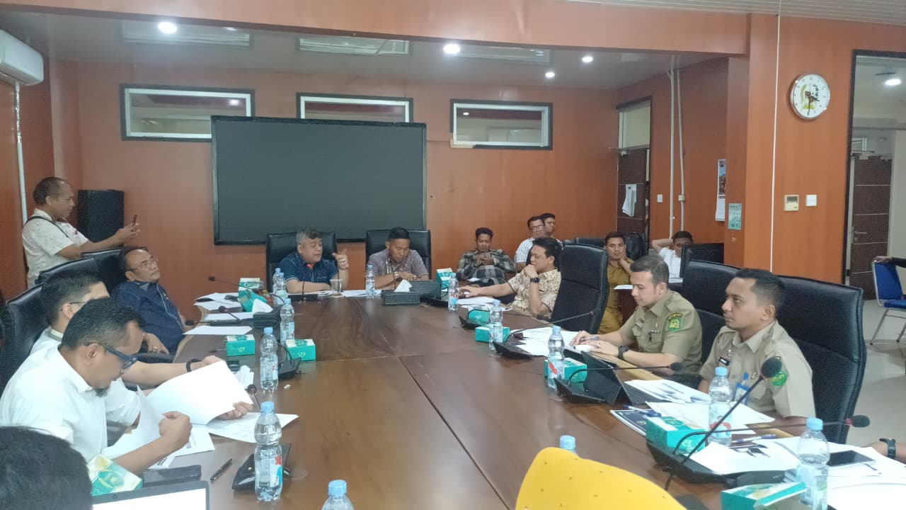 RDP Komisi III DPRD Medan dengan Badan Pendapatan Daerah (Bapenda) Kota Medan, Senin (6/10/2025) siang. (Markus Pasaribu/Sumut Pos)