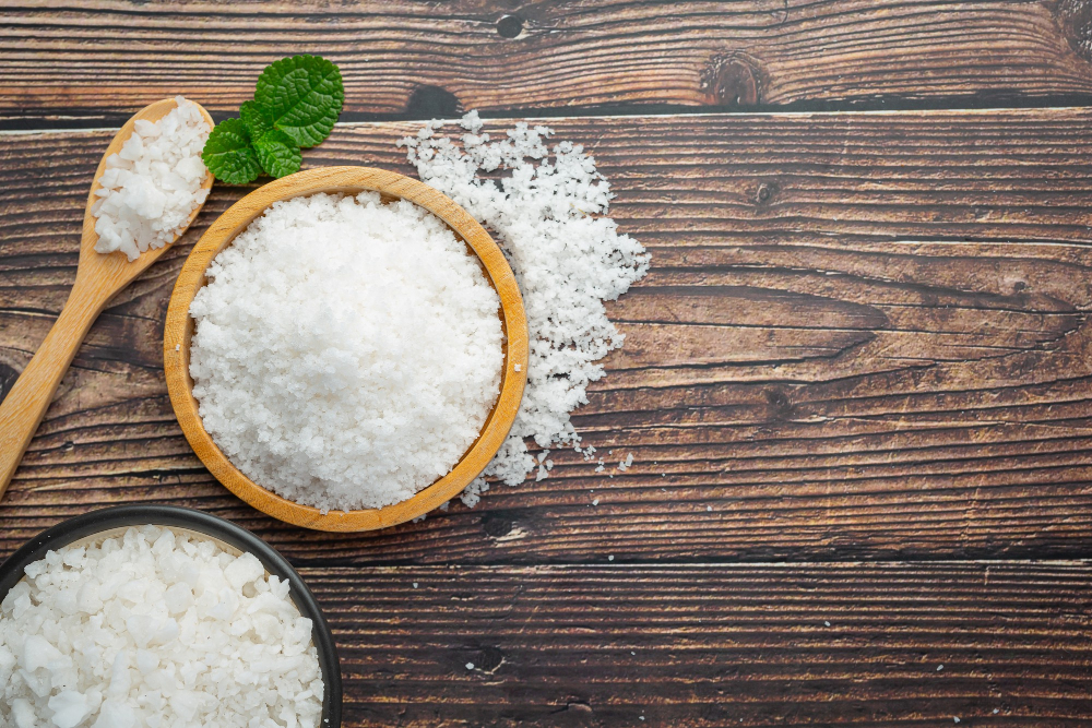 kelebihan mengonsumsi garam beriko dengan kesehatan jantung. (FREEPIK)