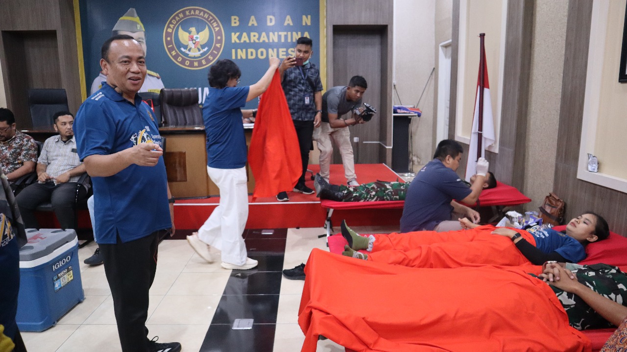 Karantina Sumut) menggelar serangkaian kegiatan sosial yang meliputi bazar sembako murah, pelayanan kesehatan gratis, donor darah, dan vaksinasi rabies. (istimewa/sumut pos)