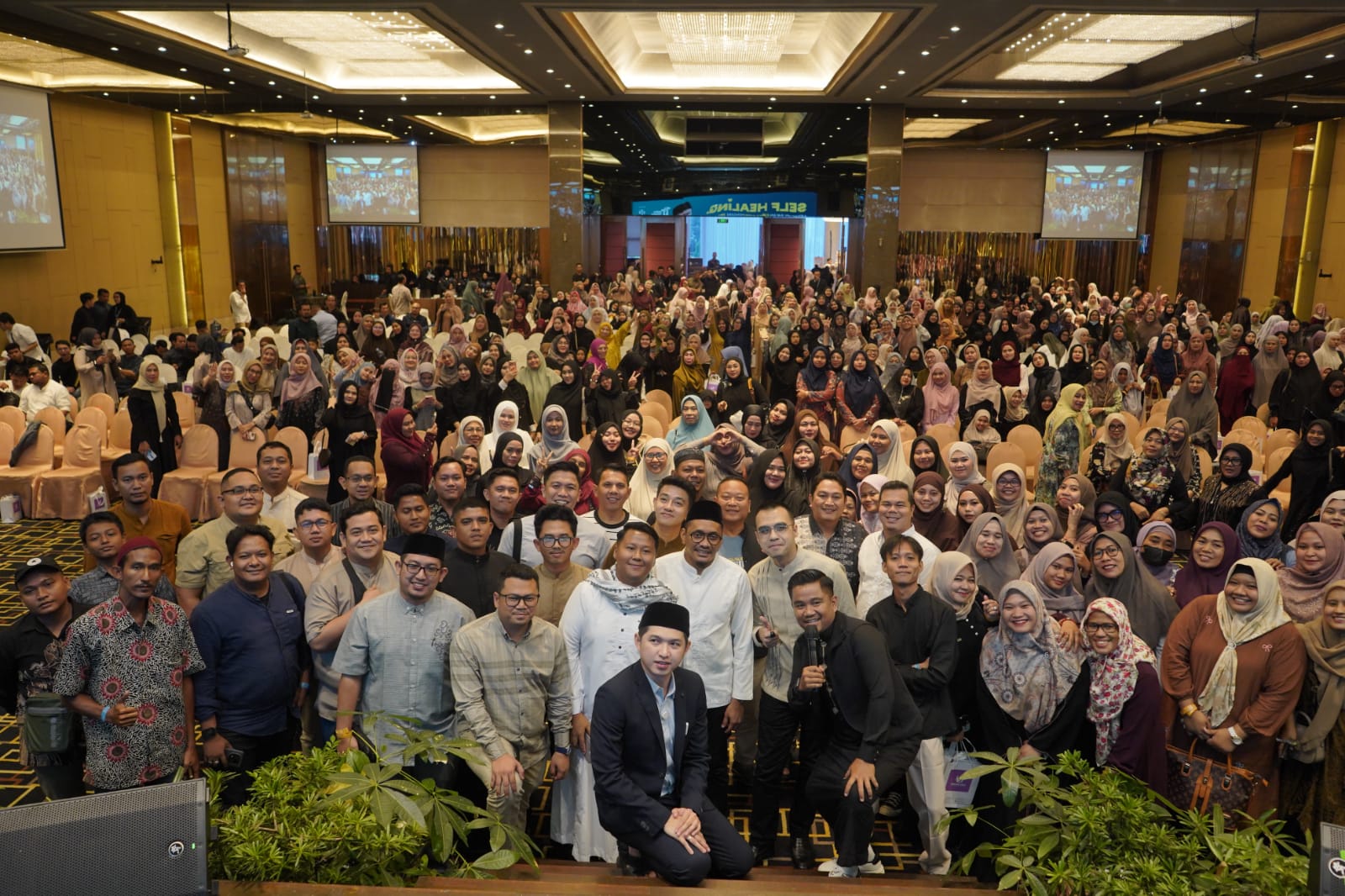 Masyarakat antusisia menghadiri kajian &ldquo;Rindu Tenang&rdquo; bersama Ustadz Dennis Lim, di Hotel Grand Mercure Medan pada Sabtu (11/10/2025). (ZULAIKA/SUMUT POS)