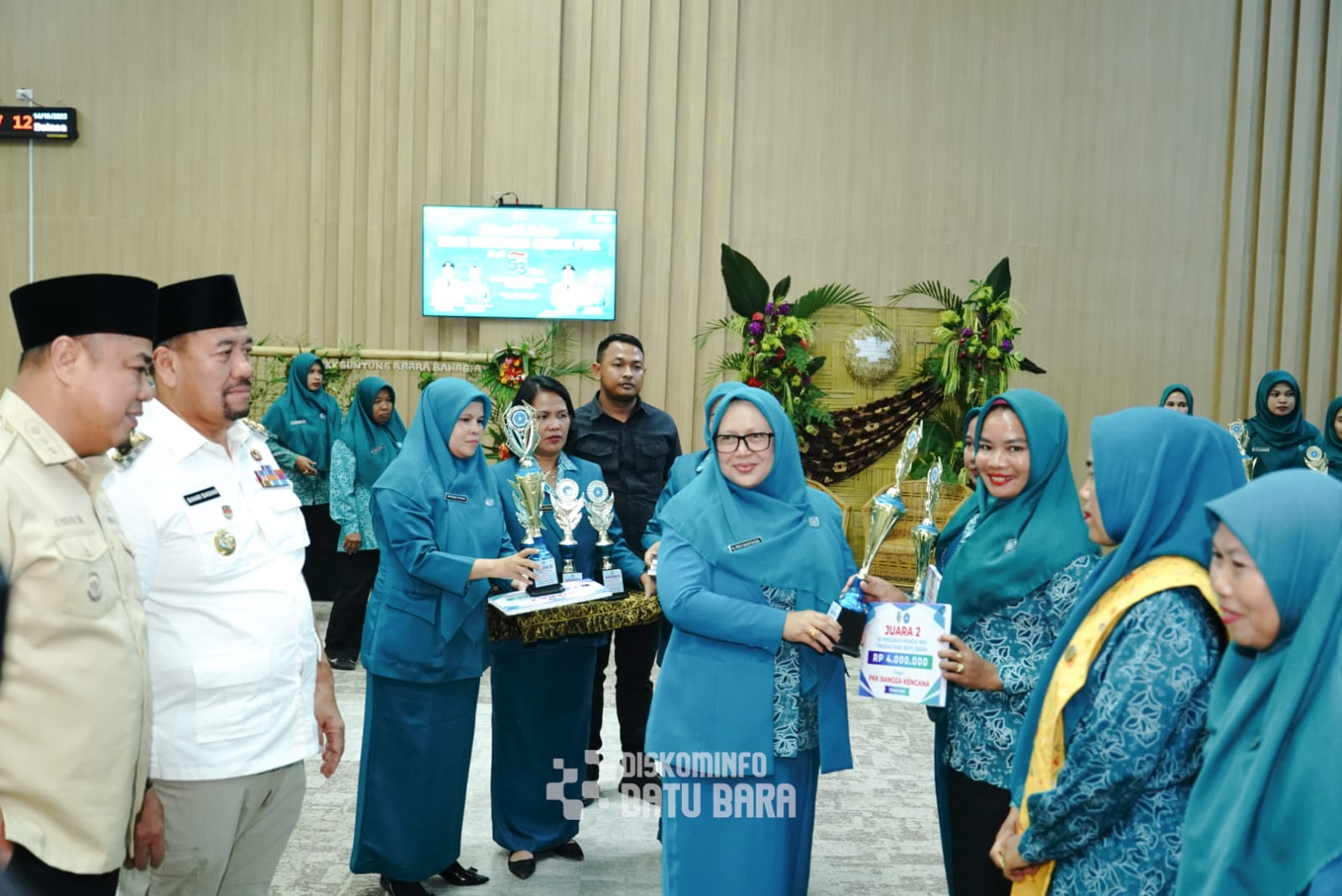 Bupati Batubara H. Baharuddin Siagian, S.H., M.Si., menghadiri Peringatan Hari Kesatuan Gerak (HKG) Pemberdayaan dan Kesejahteraan Keluarga (PKK) ke-53. (DISKOMINFO BATUBARA/SUMUT POS)