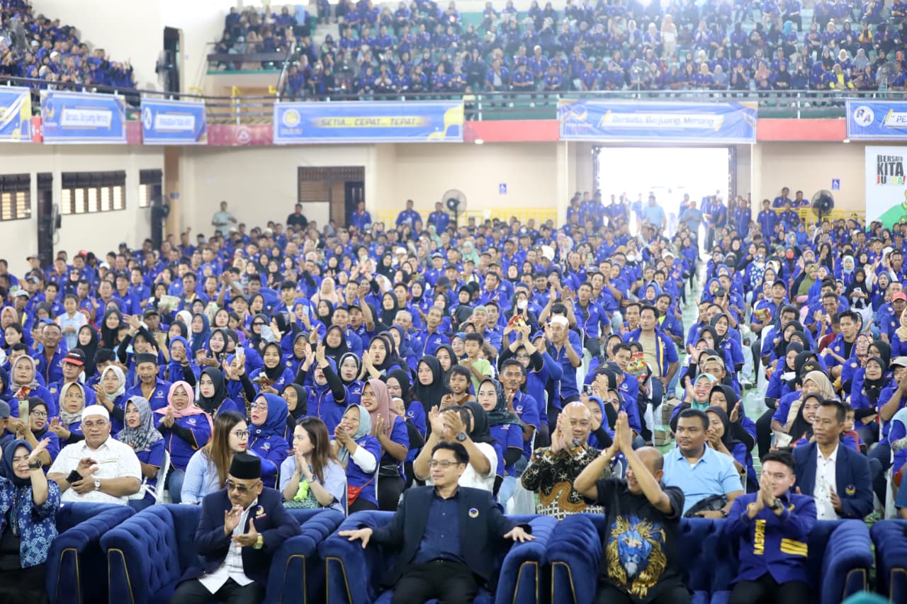 GOR: Ribuan kader BAPERA saat ada kegiatan  di GOR Stabat, Langkat. (Dok: Istimewa/Sumut Pos)