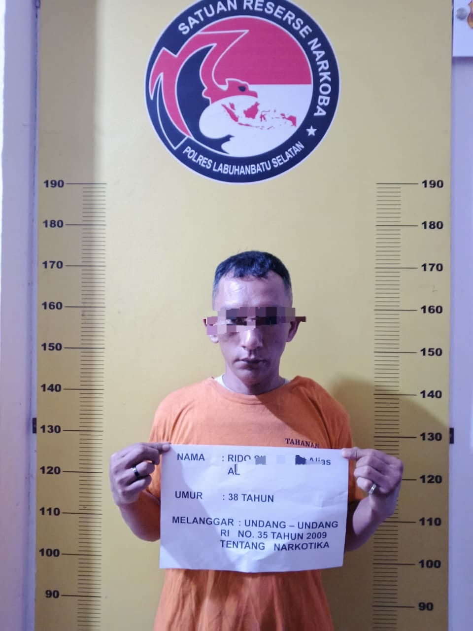 DIAMANKAN: Salah satu tersangka yang diamankan. (KHAIRUDDIN/SUMUT POS)