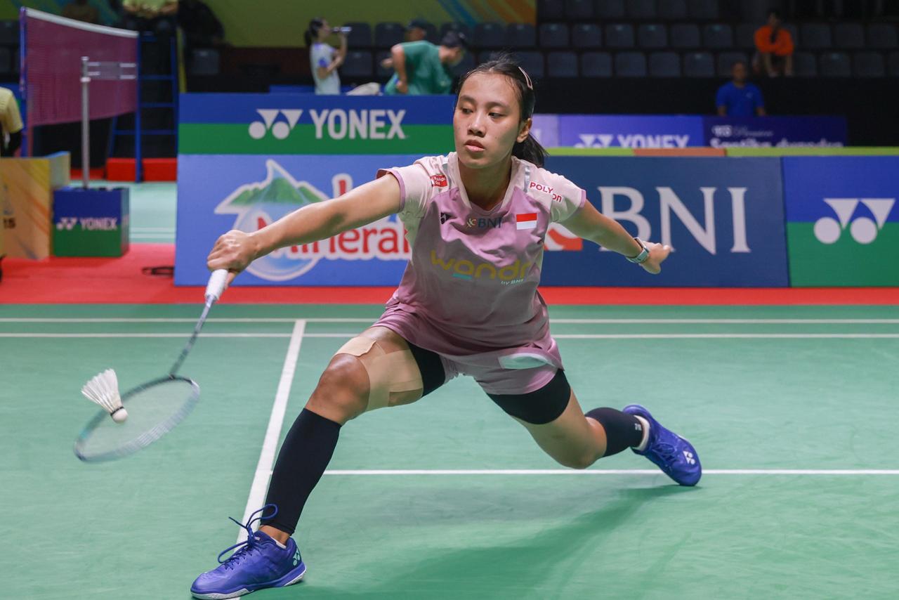 Tunggal putri Indonesia Mutiara Ayu Puspitasari mengalahkan unggulan kedua Pornpicha Choeikeewong pada babak 32 besar wondr by BNI Indonesia Masters II 2025 di GOR PBSI Sumatera Utara.
