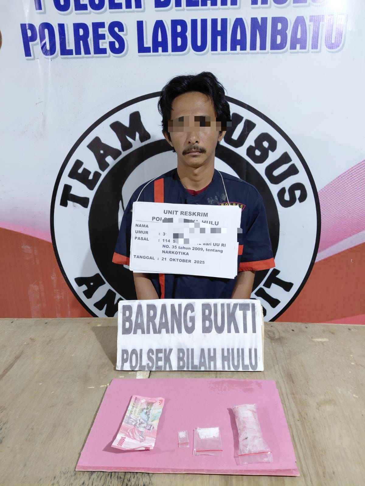 Tersangka Reno saat diamankan. (FAJAR/SUMUT POS)