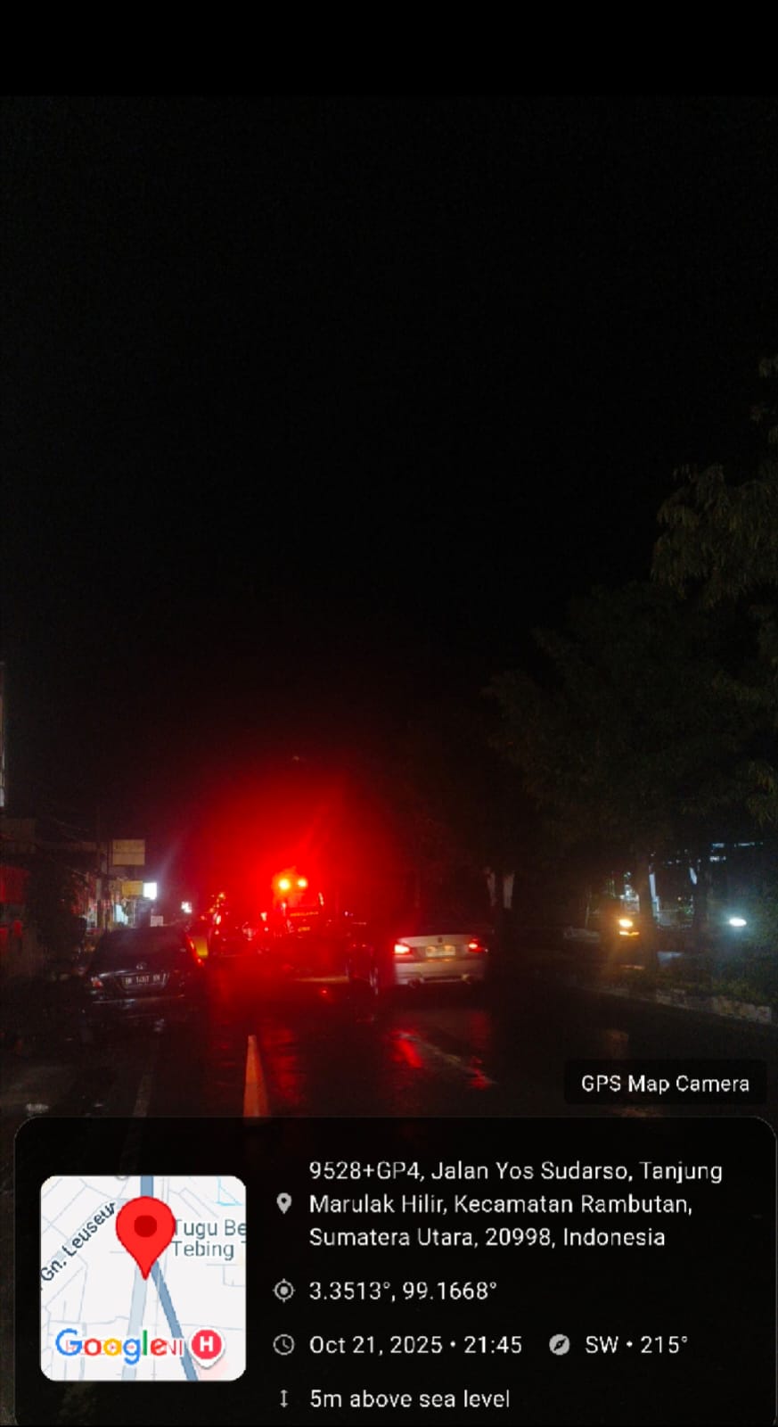 Kondisi suasana gelap di jalan Sudirman Kota Tebingtinggi dikarenakan lampu penerangan jalan mati. (AZAN PURBA/SUMUT POS)