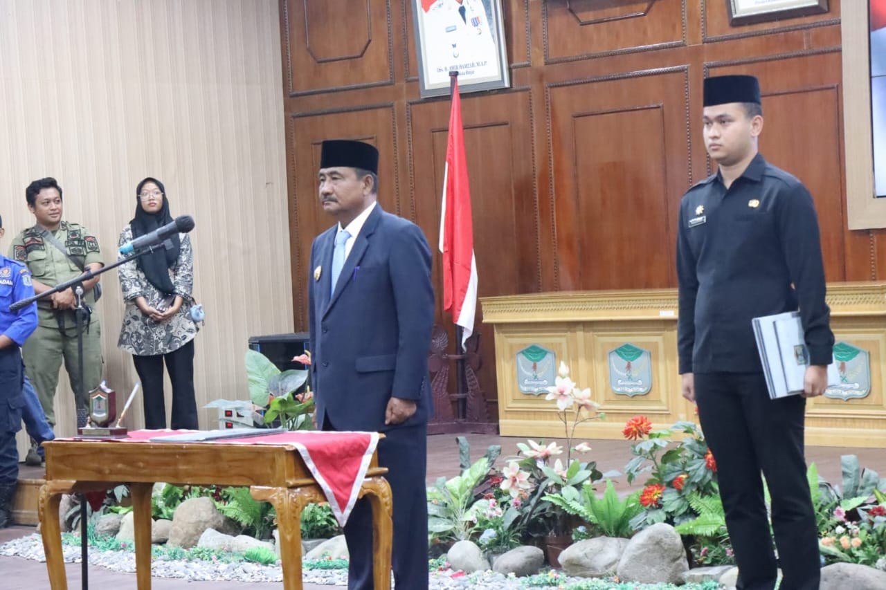Wali Kota Binjai, Amir Hamzah saat melakukan pelantikan jabatan 46 pejabat. (Diskominfo Binjai/Sumut Pos)