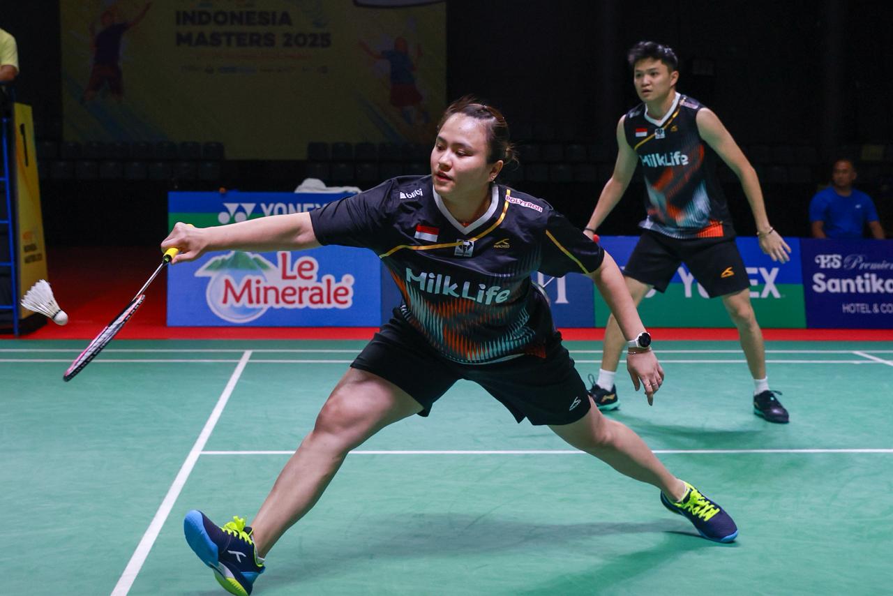 Ganda campuran Indonesia Bobby Setiabudi/Melati Daeva Oktavianti lolos ke semifinal wondr by BNI Indonesia Masters 2025. (PBSI)