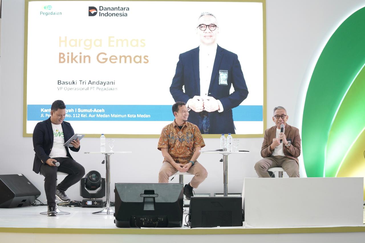 Deputi Operasional Pegadaian Kanwil Sumut-Aceh Basuki Tri Andayani  memberi pemaparan dalam seminar &ldquo;Literasi Keuangan dan Investasi Emas&rdquo; yang digelar di Plaza Medan Fair Jumat (24/10/2025).