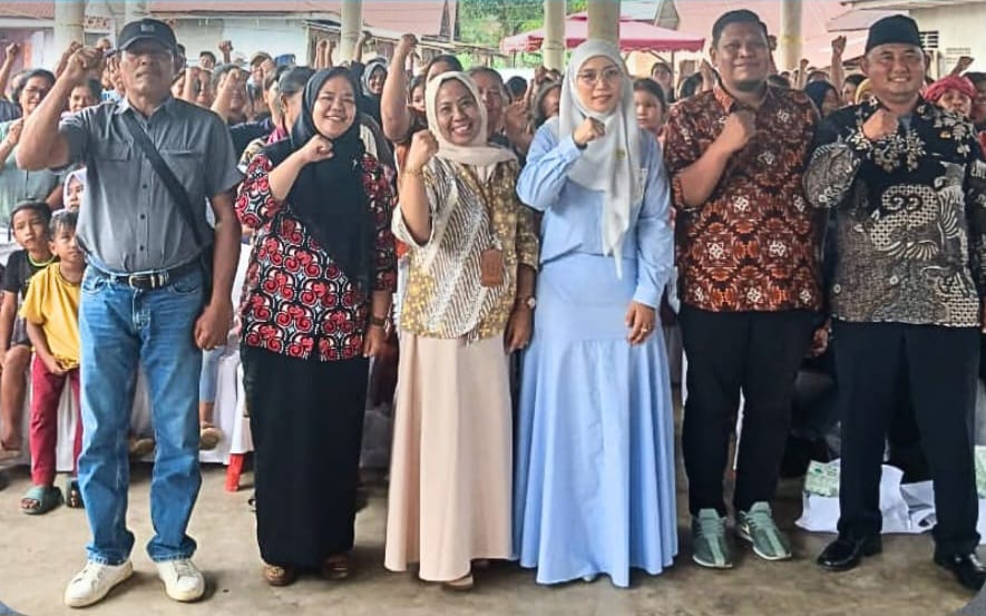 SOSIALISASI: Kemendukbangga/BKKBN saat memberikan sosialisasi Program Bangga Kencana Bersama Mitra Kerja, di Langkat. (Dok: Istimewa for Sumut Pos)