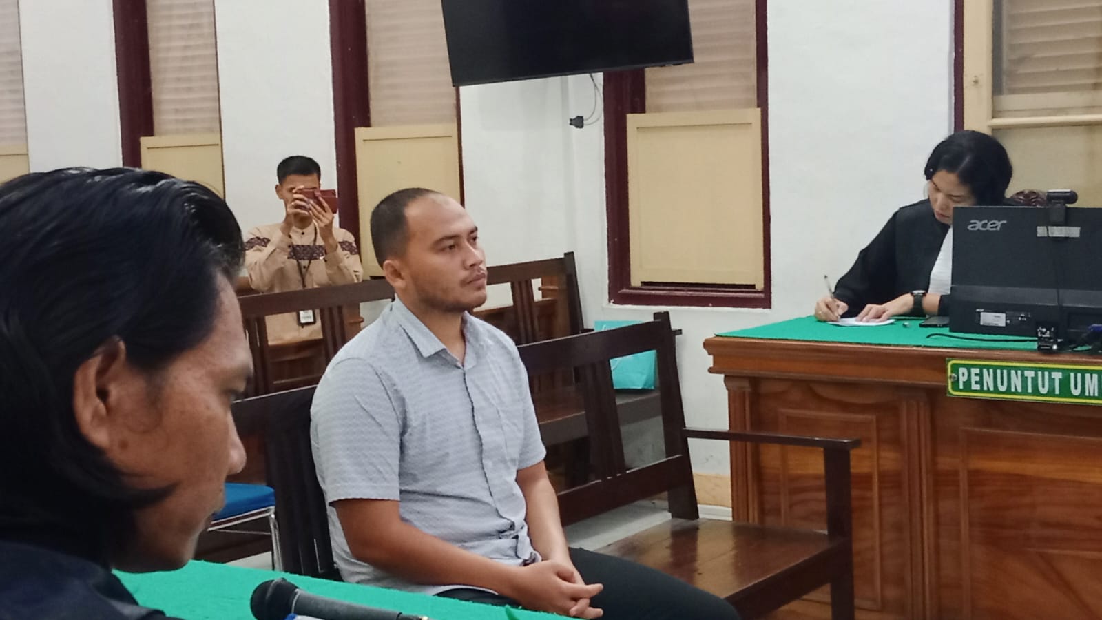 SIDANG: Brigadir Bayu Sahbenanta Peranginangin, menjalani sidang putusan korupsi di Pengadilan Tipikor Medan, Senin (27/10/2025). (Dok: istimewa)