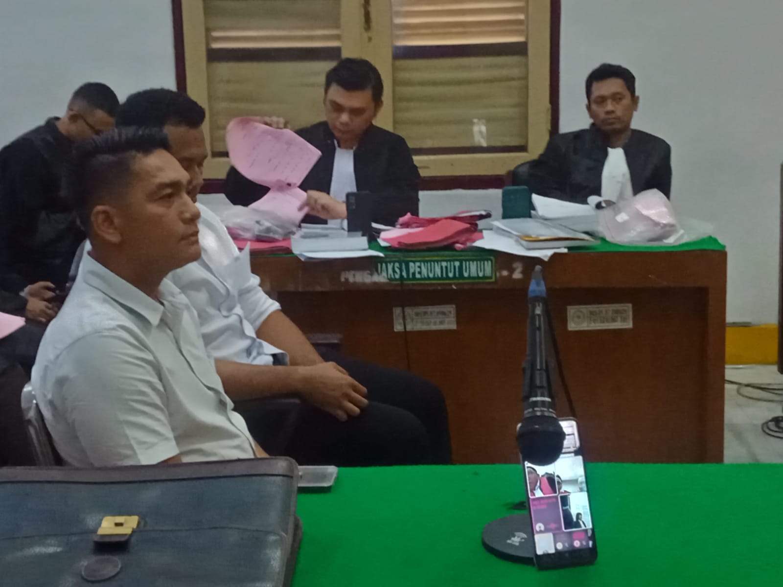 KETERANGAN: Saksi dari Polda Sumut dihadirkan memberikan keterangan, dalam penangkapan para terdakwa kurir sabu-sabu, di PN Medan, Senin (3/11/2025) sore.  (Dok: istimewa)