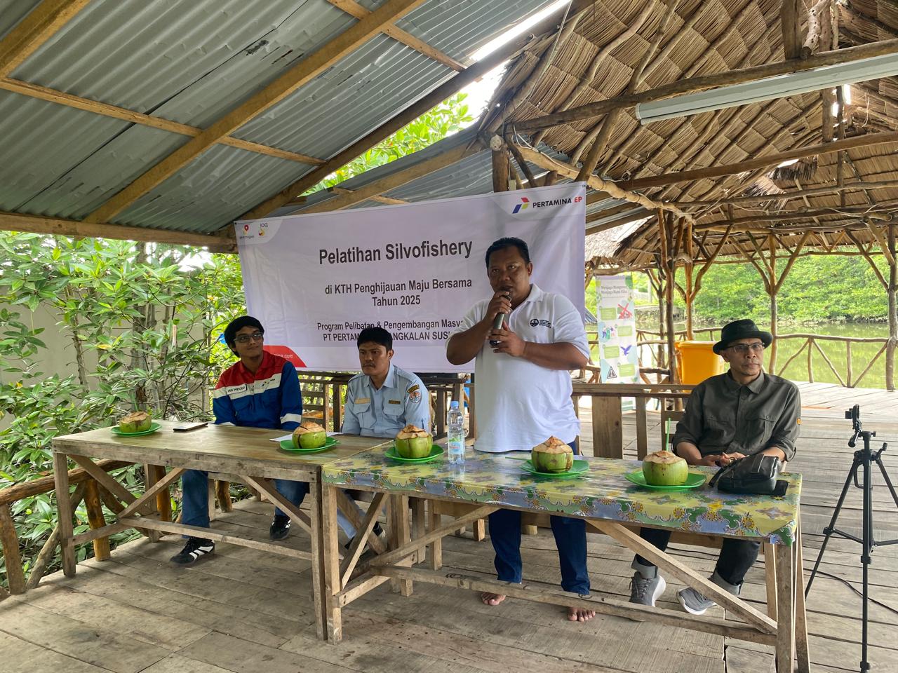 PELATIHAN: Pertamina EP Pangkalan Susu Field menggelar pelatihan Silvofishery untuk Kelompok Tani Hutan (KTH) Penghijauan Maju Bersama di Kabupaten Langkat. (Dok: Pertamina EP)